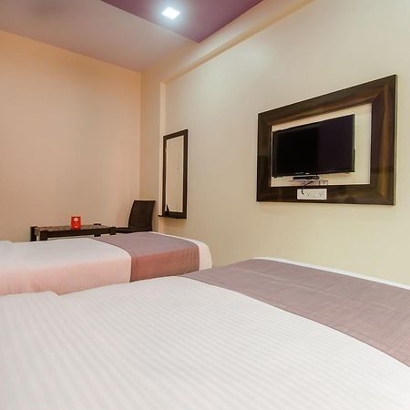 Oyo 9326 Om Sai Residency Hotel Mumbai Bagian luar foto