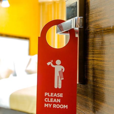 Oyo 9326 Om Sai Residency Hotel Mumbai Bagian luar foto