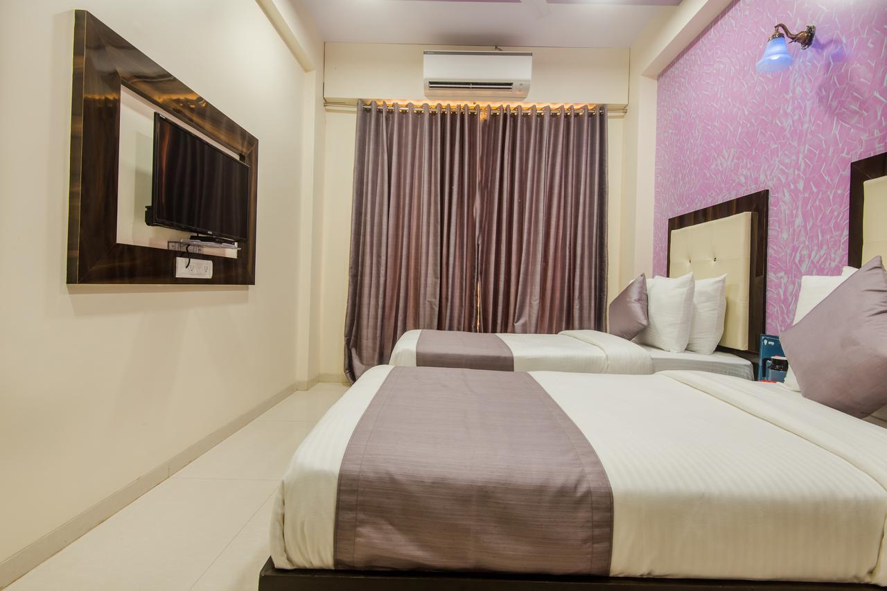 Oyo 9326 Om Sai Residency Hotel Mumbai Bagian luar foto