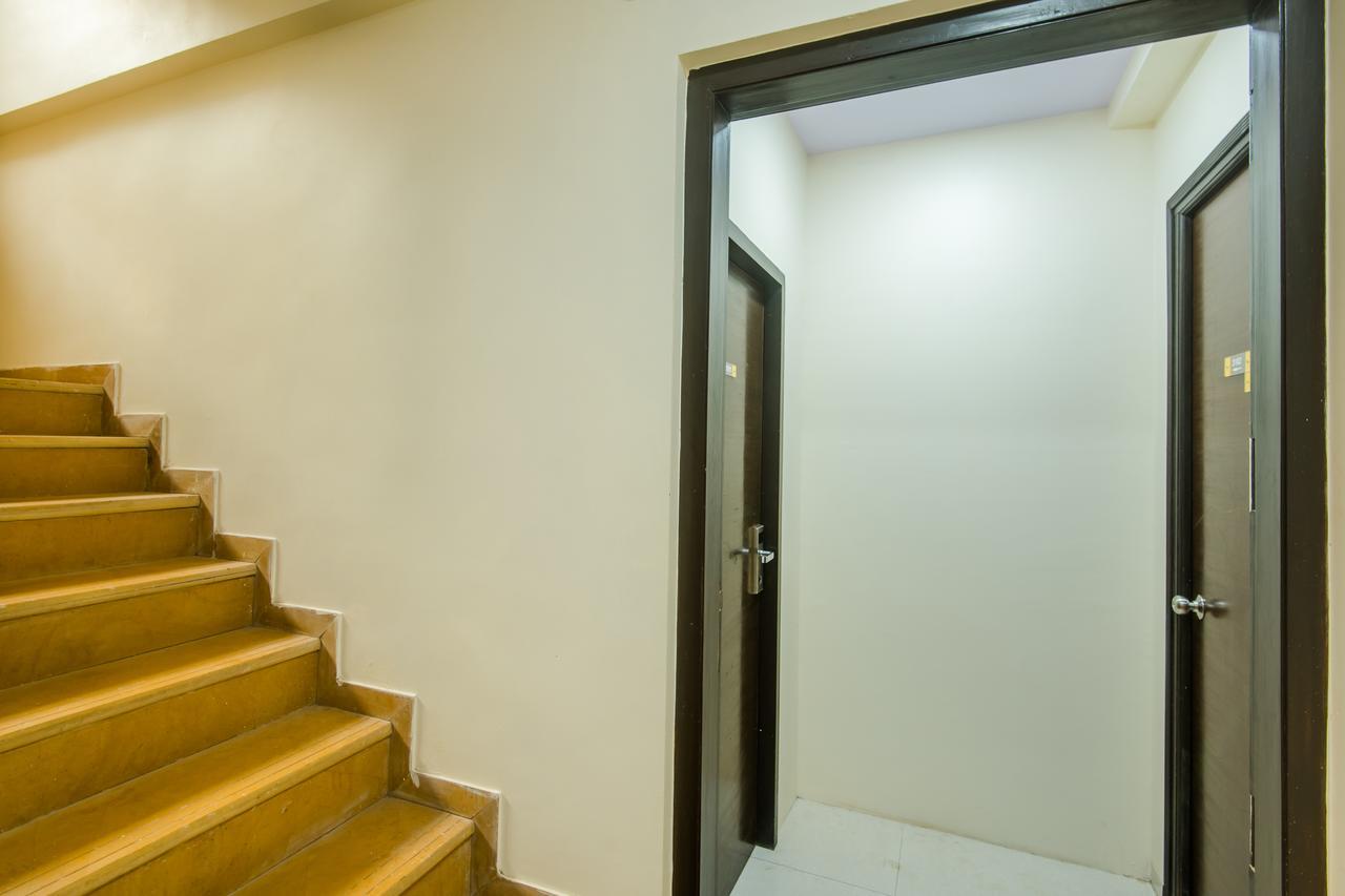 Oyo 9326 Om Sai Residency Hotel Mumbai Bagian luar foto